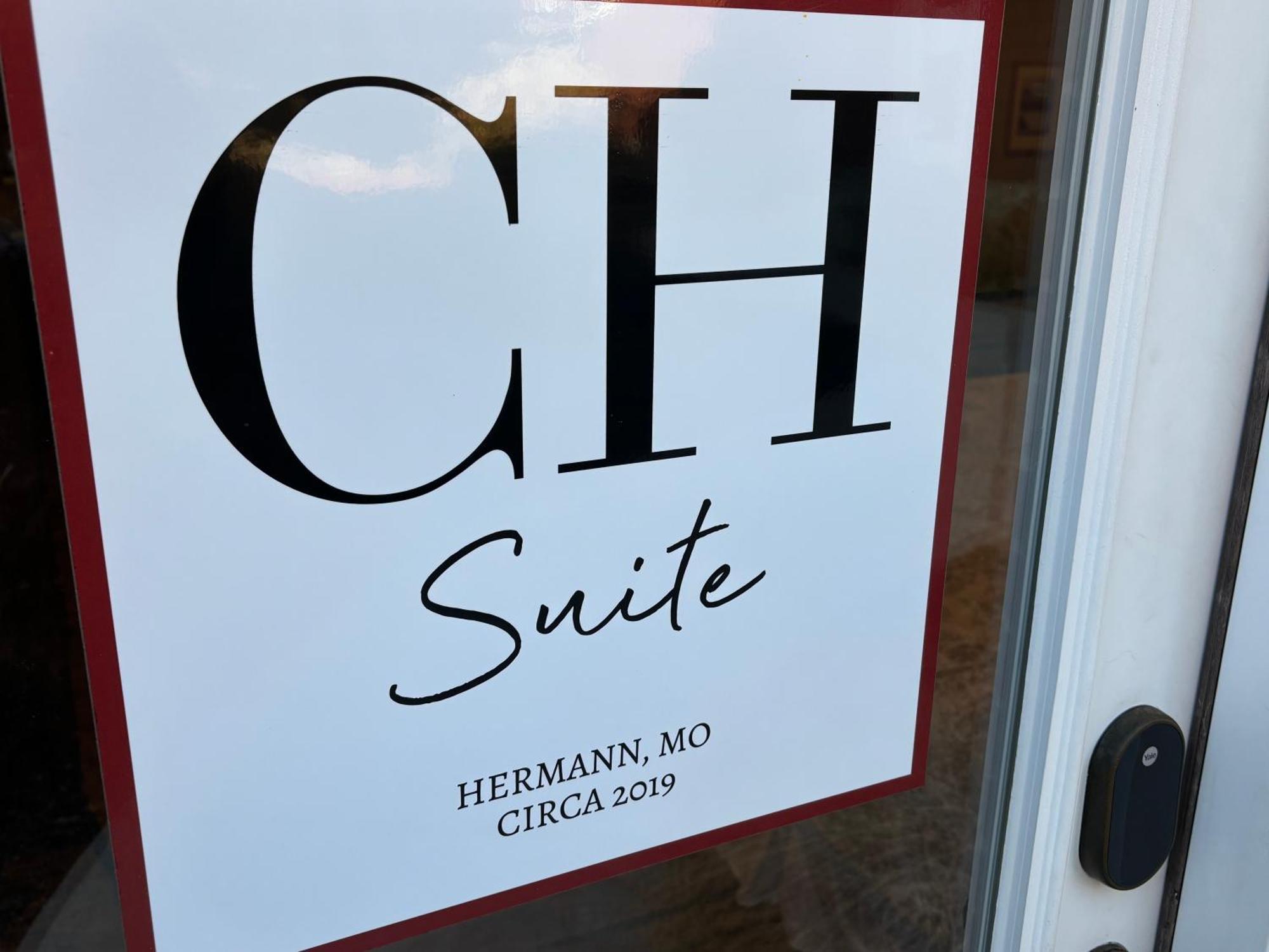 Hermann Crown Suites Exteriör bild
